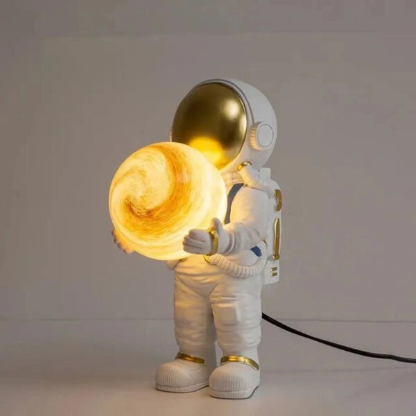 Astronova - Moderne LED Tischlampe im Astronauten-Design - Image 6