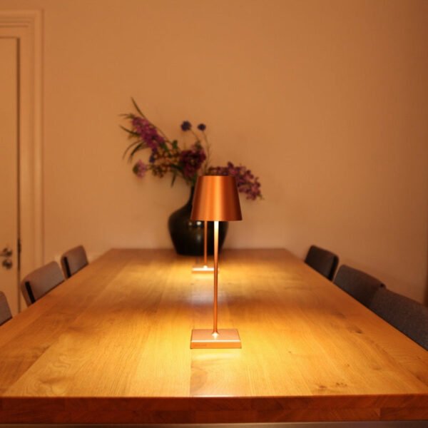 Dimmbare Tischlampe LunaGlow - Tragbar und Elegant - Image 19