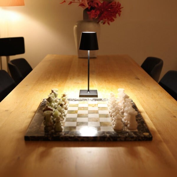Dimmbare Tischlampe LunaGlow - Tragbar und Elegant - Image 6