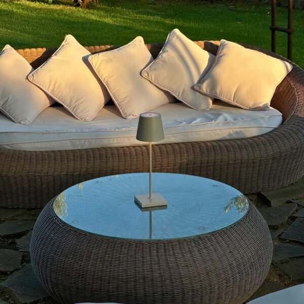 Dimmbare Tischlampe LunaGlow - Tragbar und Elegant - Image 7