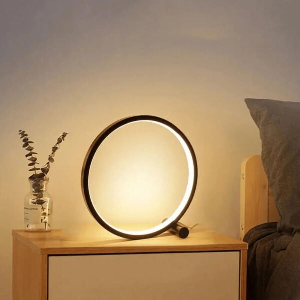 Dimmbares LED-Design Modern – LumaHalo Tischlampe - Image 5